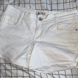 White L.e.i. Y2k white jean shorts